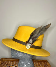 Load image into Gallery viewer, Medium Feather Hat Pin
