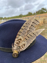 Load image into Gallery viewer, Medium Feather Hat Pin
