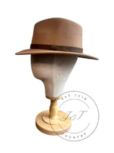 Load image into Gallery viewer, Camel Classic Fedora
