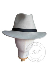 Load image into Gallery viewer, Sand Classic Fedora
